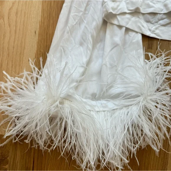 Sleeper Party Pajamas Set with Detachable Ostrich Feathers in White